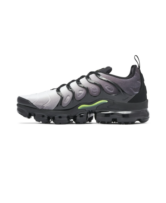 NIKE AIR VAPORMAX
PLUS "BLACK VOLT"